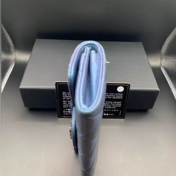 ❌SOLD❌ Iridescent Lambskin Quilted Small Compact Wallet Turquoise/Lavender Tones - Picture 5 of 10